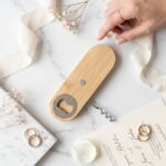 Abridor y Sacacorchos de Bambú - Boda - Imagen 2