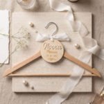 Perchas para los Novios con Placa Grabada (Pack 2)